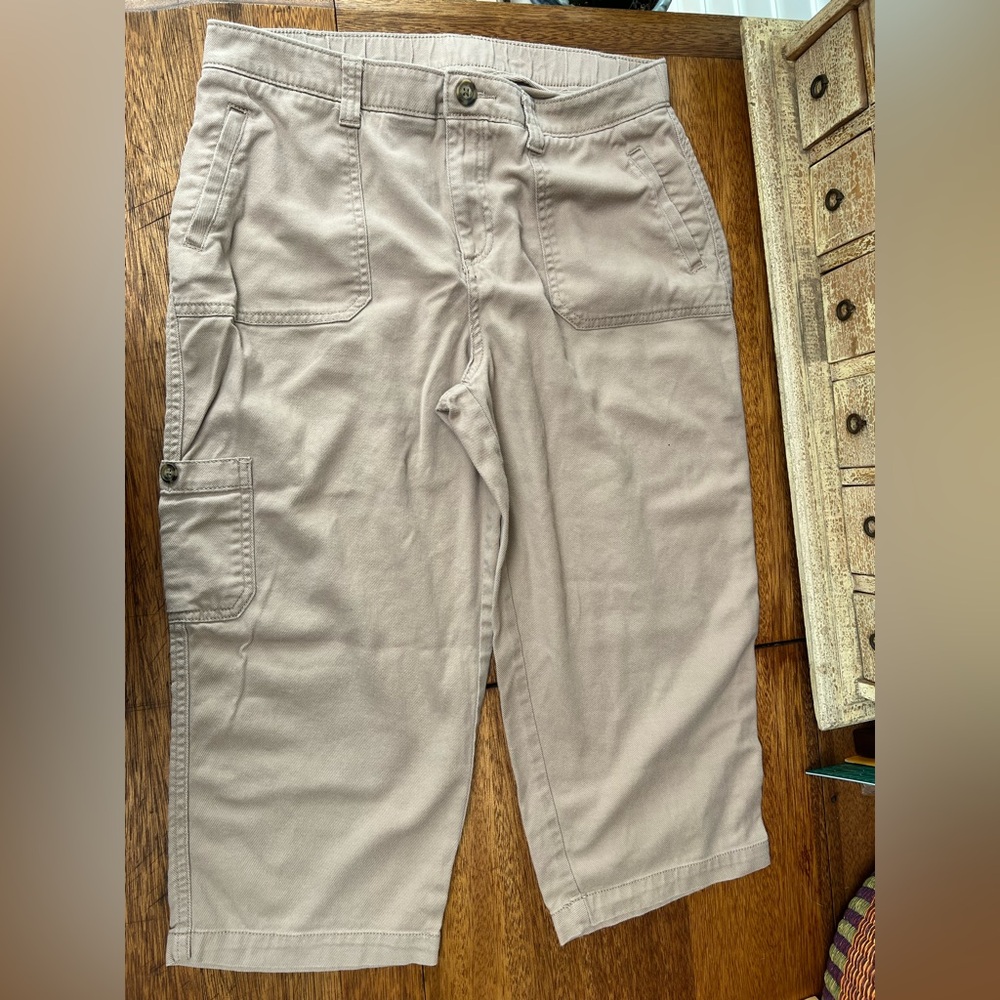 Croft&Barrow tan stretch capri denim pants Size 12 casual outdoor travel vacay